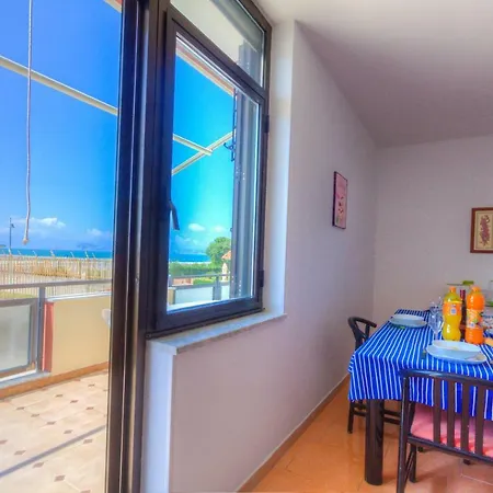 Апартаменты Ventotene Beachfront Формия