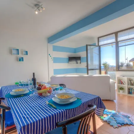 Ventotene Beachfront Apartment *